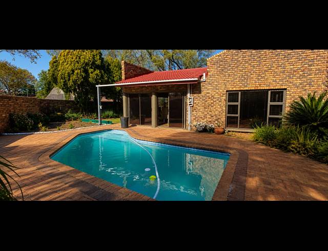 4 BEDROOM HOUSE FOR SALE IN GOLF PARK